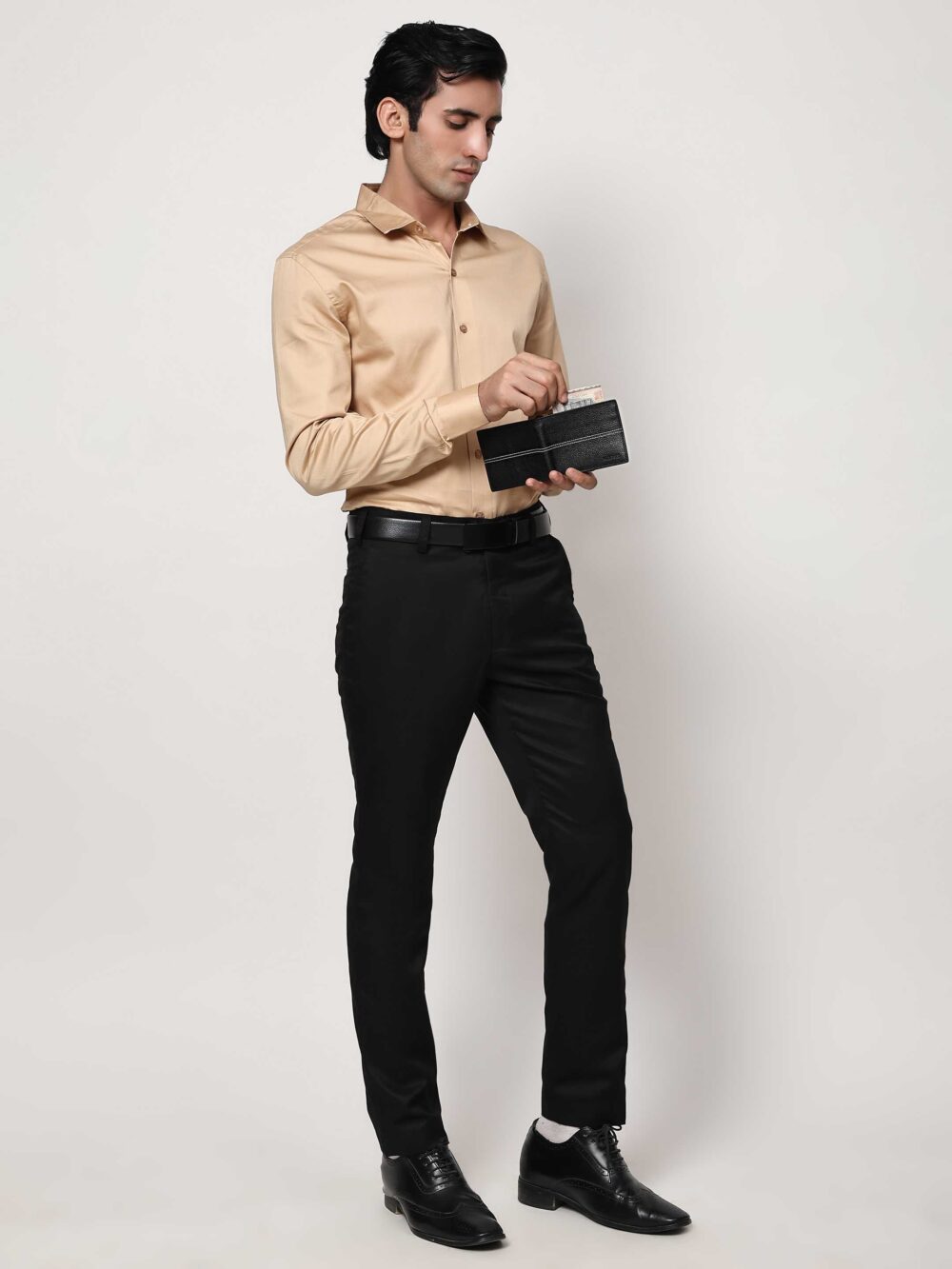Black Bi Fold Stylish Wallet - Image 2