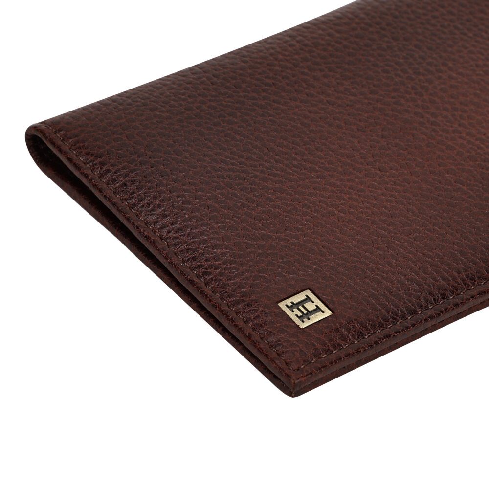 HIROSHI Unisex Genuine Leather RFID Protected Passport Holder - Image 5